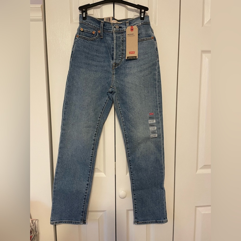 levi’s straight high rise jeans
